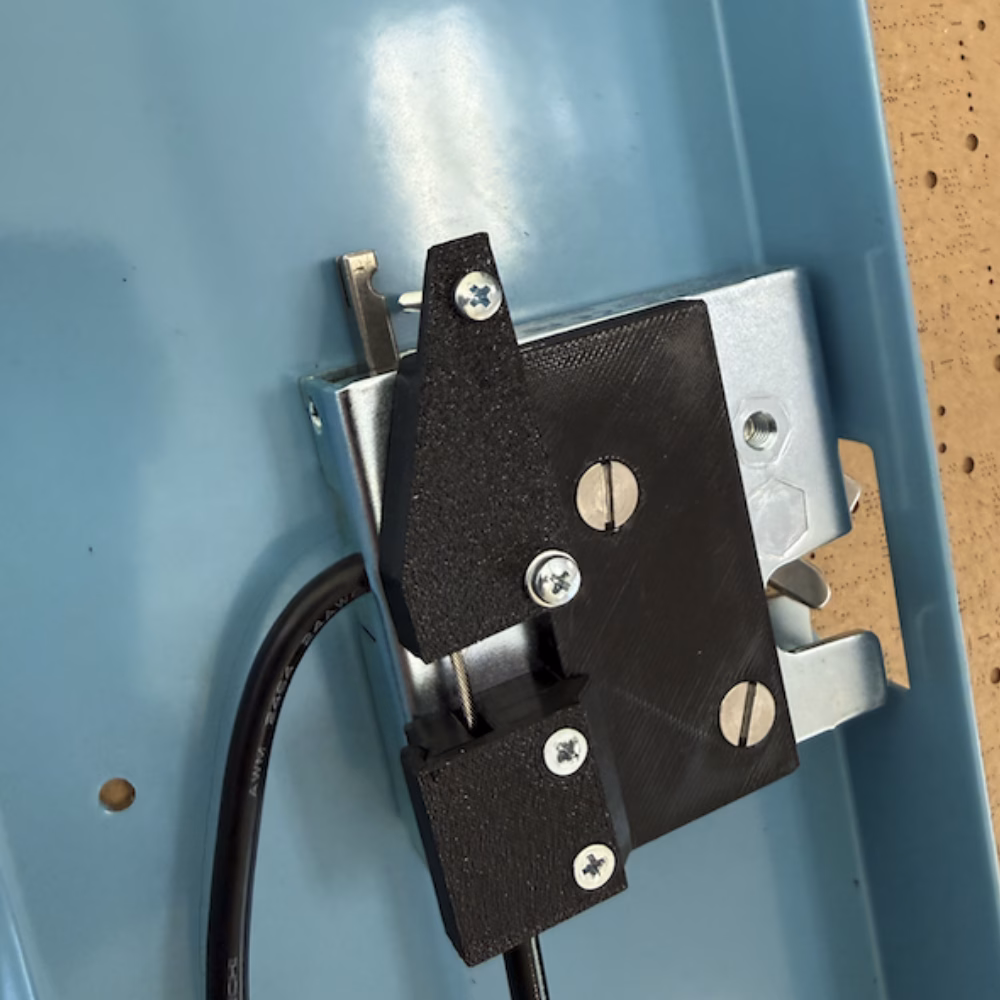 Picture of the cabinet lock